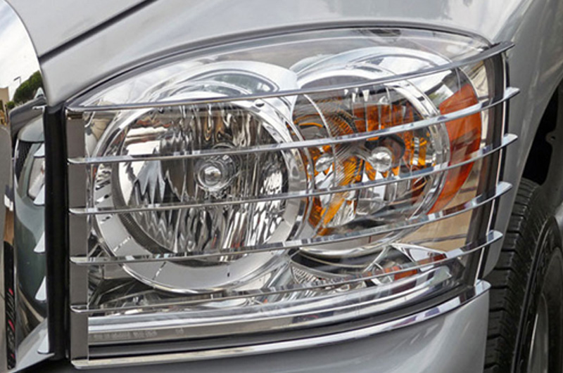 How to Do a Car's Headlight Restoration - Mobile Car Detailing - Hand